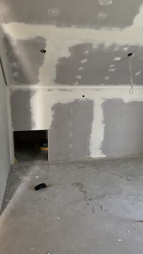 Rigipswände und Deckenverkleidung